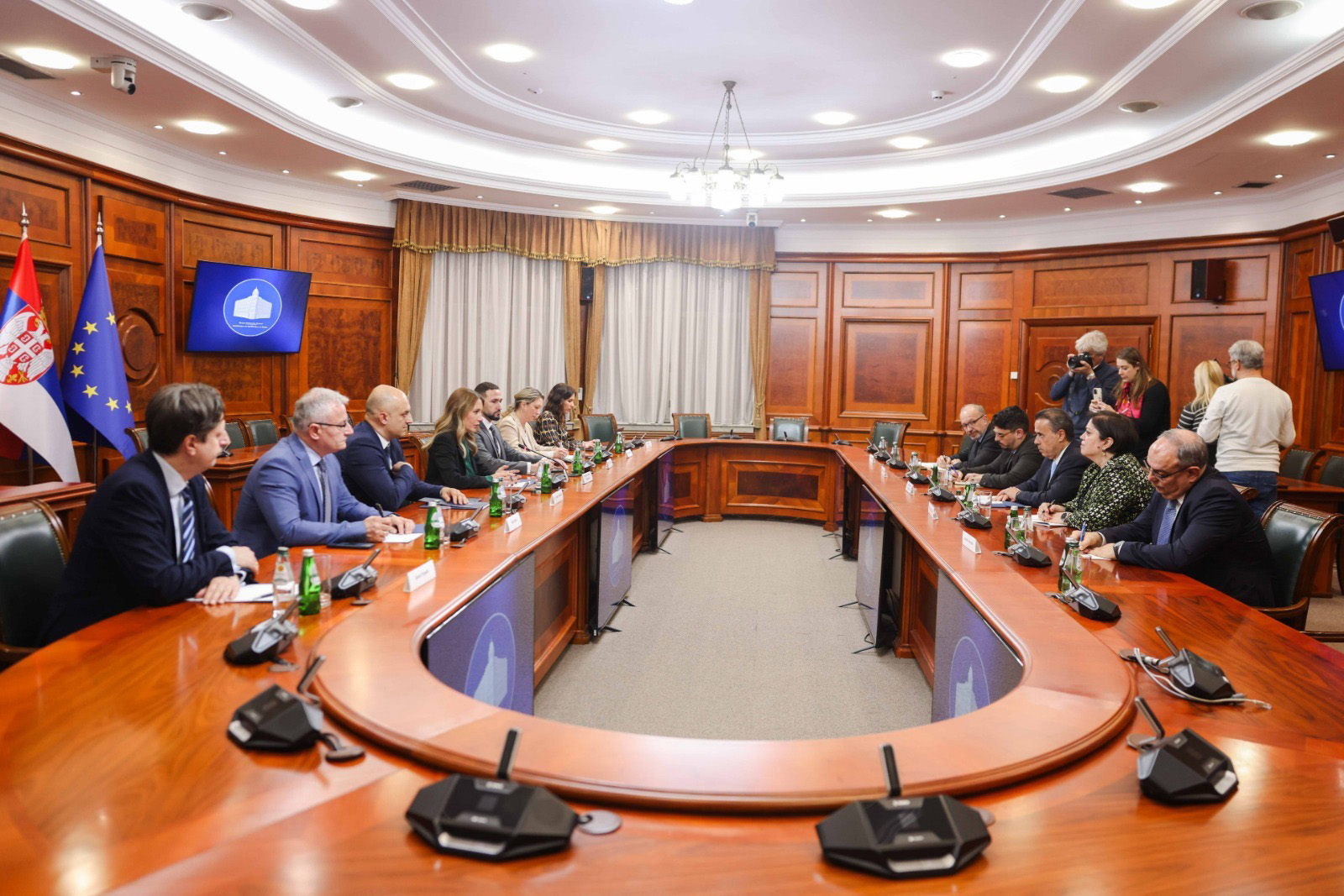 ΒΕΛΙΓΡΑΔΙ ΠΑΠΑΣΤΑΥΡΟΥ Σ ΕΠΙΣΚΕΨΗ Σ. Παπασταύρου: Εφοδιασμός της Σερβίας με φυσικό αέριο μέσω Ελλάδας – Ενεργειακή συνεργασία των δύο χωρών