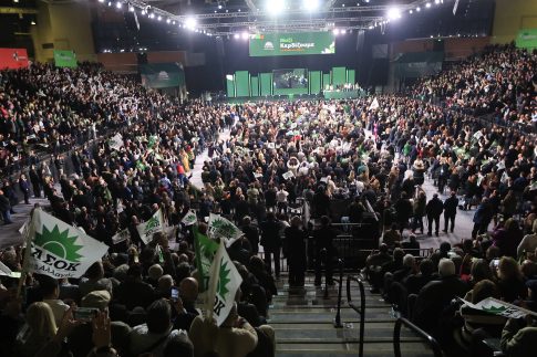 Φρουροί της Επανάστασης: Αντεπίθεση σε «τέσσερα βήματα» στις απειλές Τραμπ για ενεργειακά πλήγματα