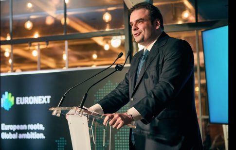 Νεκρό κοριτσάκι στο Παλαιό Φάληρο: Στην 3χρονη ανήκουν οι κηλίδες αίματος – Τι κατέθεσε ο Αιγύπτιος που βρήκε το παιδί