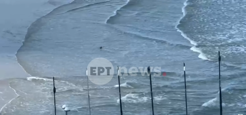 Μαρινέλλα: Στη Μητρόπολη Αθηνών η σορός της – Πλήθος κόσμου στο τελευταίο αντίο, στις 14:00 η κηδεία