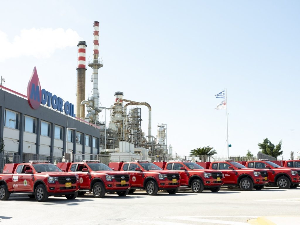 Επτά πυροσβεστικά οχήματα για τους δήμους Κορινθίων και Λουτρακίου από το Βαρδινογιάννειο Ίδρυμα και την Motor Oil