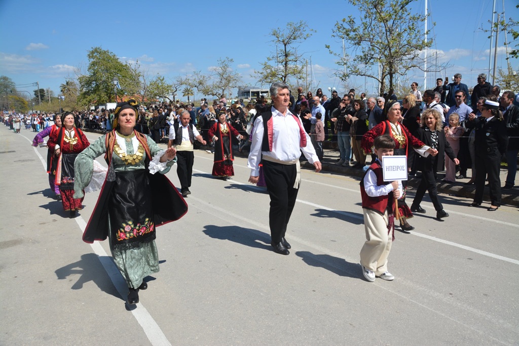 Με συμμετοχή και συγκίνηση ο εορτασμός της 25ης Μαρτίου στην Ήπειρο