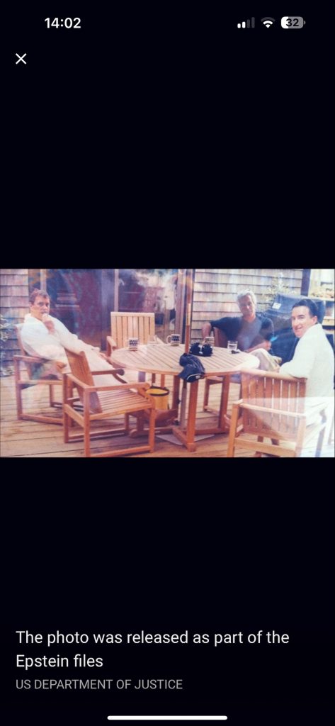 Φωτογραφία ντοκουμέντο: Για πρώτη φορά Άντριου, Μάντελσον και Έπστιν εμφανίζονται μαζί