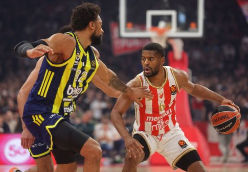 <strong>Μπακογιάννης: «Βελτιώνουμε τις αθλητικές υποδομές της Αθήνας – Φέρνουμε τους Αθηναίους κοντά στον αθλητισμό»</strong>