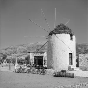 robert-mccabe-3-300x300 Το Πάρκο Πάρου παρουσιάζει τον Robert McCabe: Αναμνήσεις από το Αιγαίο, ένα φωτογραφικό ταξίδι στην Ελλάδα μιας άλλης εποχής