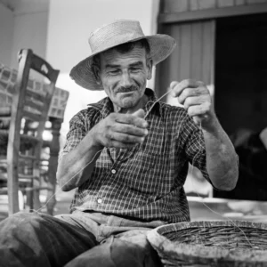 robert-mccabe-4-300x300 Το Πάρκο Πάρου παρουσιάζει τον Robert McCabe: Αναμνήσεις από το Αιγαίο, ένα φωτογραφικό ταξίδι στην Ελλάδα μιας άλλης εποχής