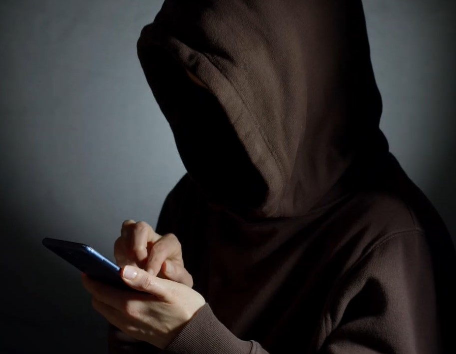 Ηλικιωμένοι στο “στόχαστρο” επιτήδειων: Συχνό φαινόμενο η οικονομική εξαπάτηση -προσοχή εφιστούν οι αρχές