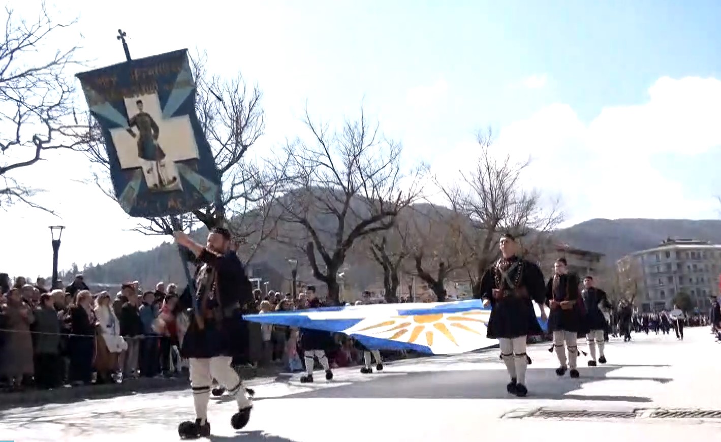 Λαμπροί εορτασμοί για την 25η Μαρτίου – Παρελάσεις για την επέτειο σε όλη την επικράτεια