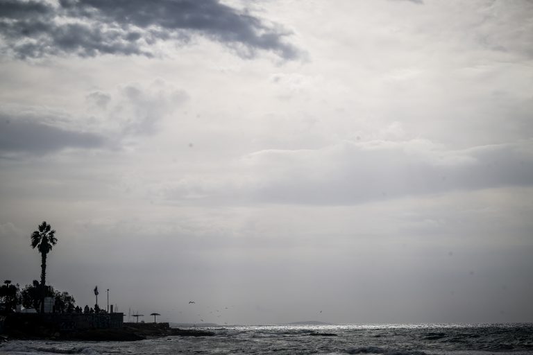 Kαιρός: Έντονα φαινόμενα ως την Κυριακή – Βαρυχειμωνιά ξανά από Τετάρτη