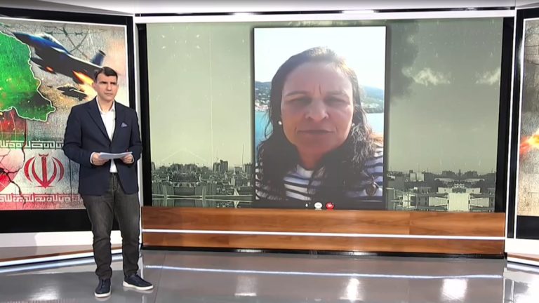 Σύζυγος εγκλωβισμένου ναυτικού στο ΕΡΤnews: Όσο περνούν οι μέρες είναι περισσότερο ανήσυχος – Η πολιτεία είναι άφαντη, δεν υπάρχει ενημέρωση