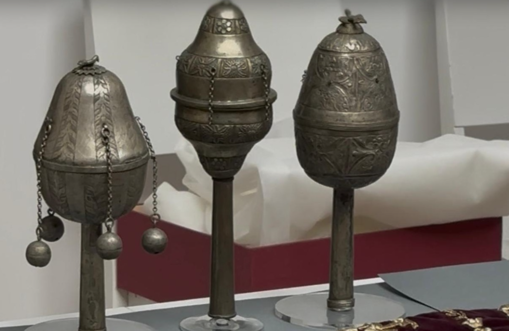 Λ. Μενδώνη για τον επαναπατρισμό των 91 ελληνοεβραϊκών θησαυρών από την Πολωνία: «Τα κειμήλια επιστρέφουν στην πατρίδα»