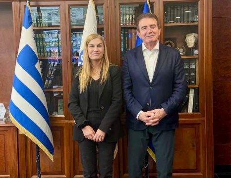 Χανιά: Με μεγάλη συμμετοχή φορέων το αντιπολεμικό συλλαλητήριο στην πλατεία Δημοτικής Αγοράς