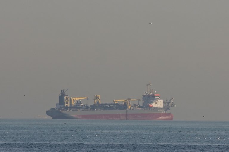 Φρουροί της Επανάστασης: Επίθεση σε τρία αμερικανικά και βρετανικά τάνκερ – Ένας νεκρός