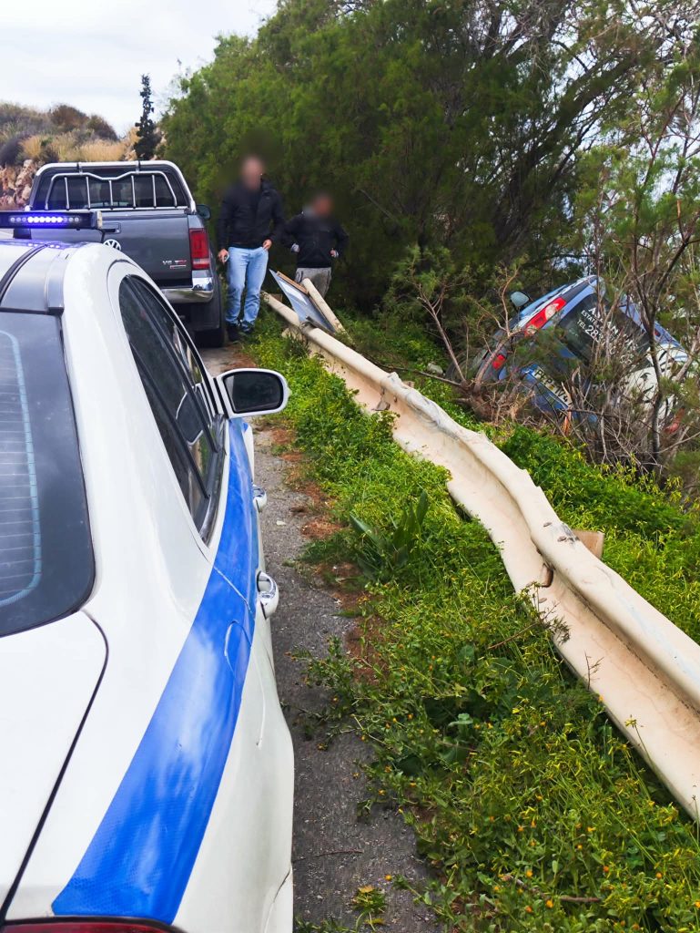 Ρέθυμνο: Από θαύμα σώθηκε οδηγός στον ΒΟΑΚ – Στο χείλος του γκρεμού το αυτοκίνητο του