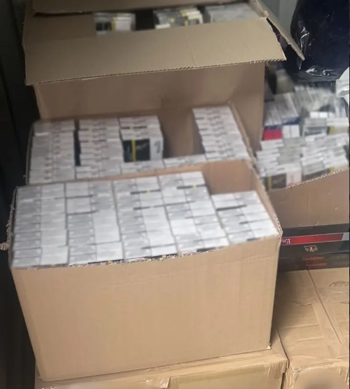 Διακίνησαν μέσα σε έναν χρόνο 240.000 λαθραία πακέτα τσιγάρα – Ενα εκατομμύριο ευρώ η ζημιά για το ελληνικό Δημόσιο