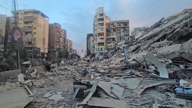 Το Ισραήλ πλήττει πόλεις και χωριά στον νότιο Λίβανο – Το δράμα των εκτοπισμένων καταγράφει το ΕΡΤnews