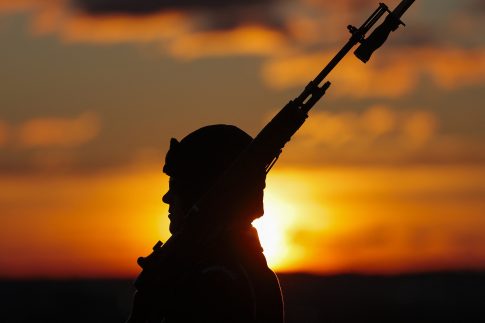 Περίπατος ευαισθητοποίησης κατά της ενδοοικογενειακής βίας στον Βόλο