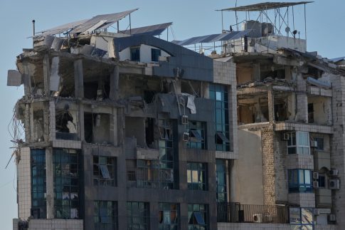 Δίκη για τα Τέμπη: Βίντεο από τις αλλαγές στην αίθουσα – Πώς θα εισέλθουν δικηγόροι, κατηγορούμενοι, συγγενείς θυμάτων και δημοσιογράφοι