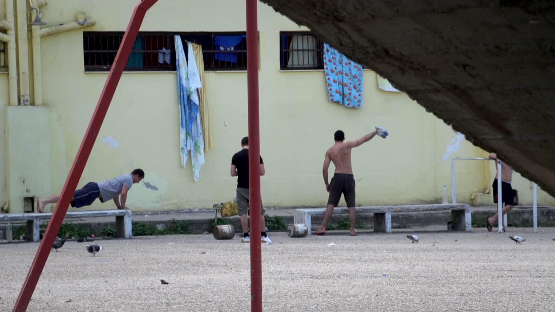 vlcsnap-2016-02-05-10h44m19s182 Εκδήλωση – συζήτηση της ΔΙΕΞΟΔΟΥ στο Χατζηγιάννειο για τη δεύτερη ευκαιρία