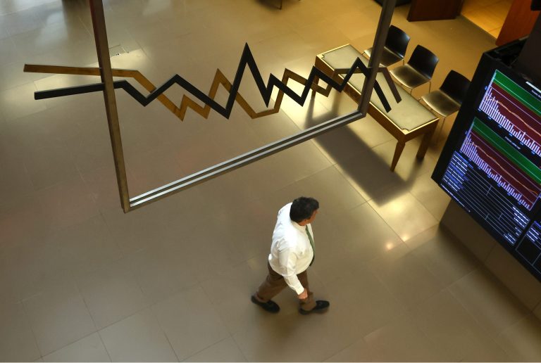 Μεγάλη αναταραχή στις ευρωπαϊκές χρηματιστηριακές αγορές – «Έκρηξη» των τιμών ενέργειας