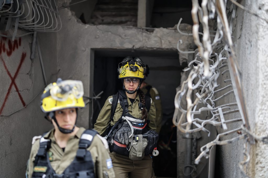 Το ΕΡΤnews στην περιοχή του Ισραήλ που χτυπήθηκε από ιρανικό πύραυλο – Δύο παιδιά σοβαρά τραυματισμένα