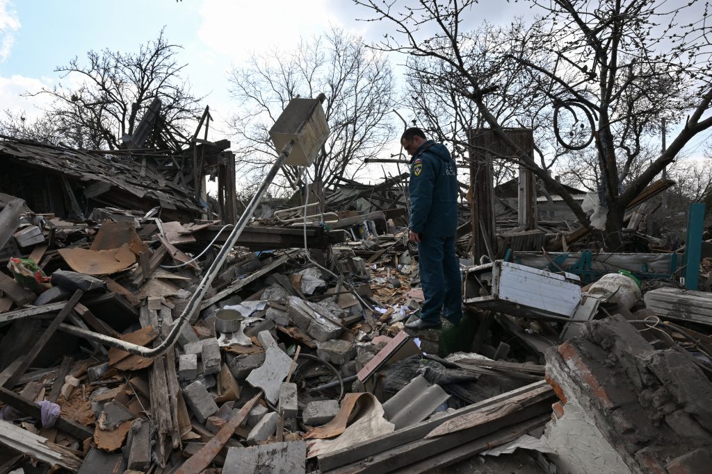 Ρωσία και Ουκρανία αλληλοκατηγορούνται για χιλιάδες παραβιάσεις της πασχαλινής εκεχειρίας