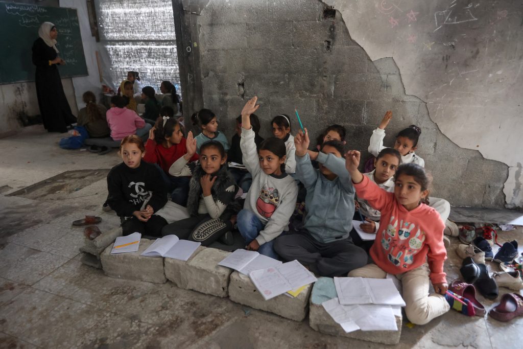 Άθλιες οι συνθήκες διαβίωσης των εκτοπισμένων στη Γάζα: Aρουραίοι, ψύλλοι, έλλειψη νερού και ανύπαρκτη υγιεινή στους καταυλισμούς