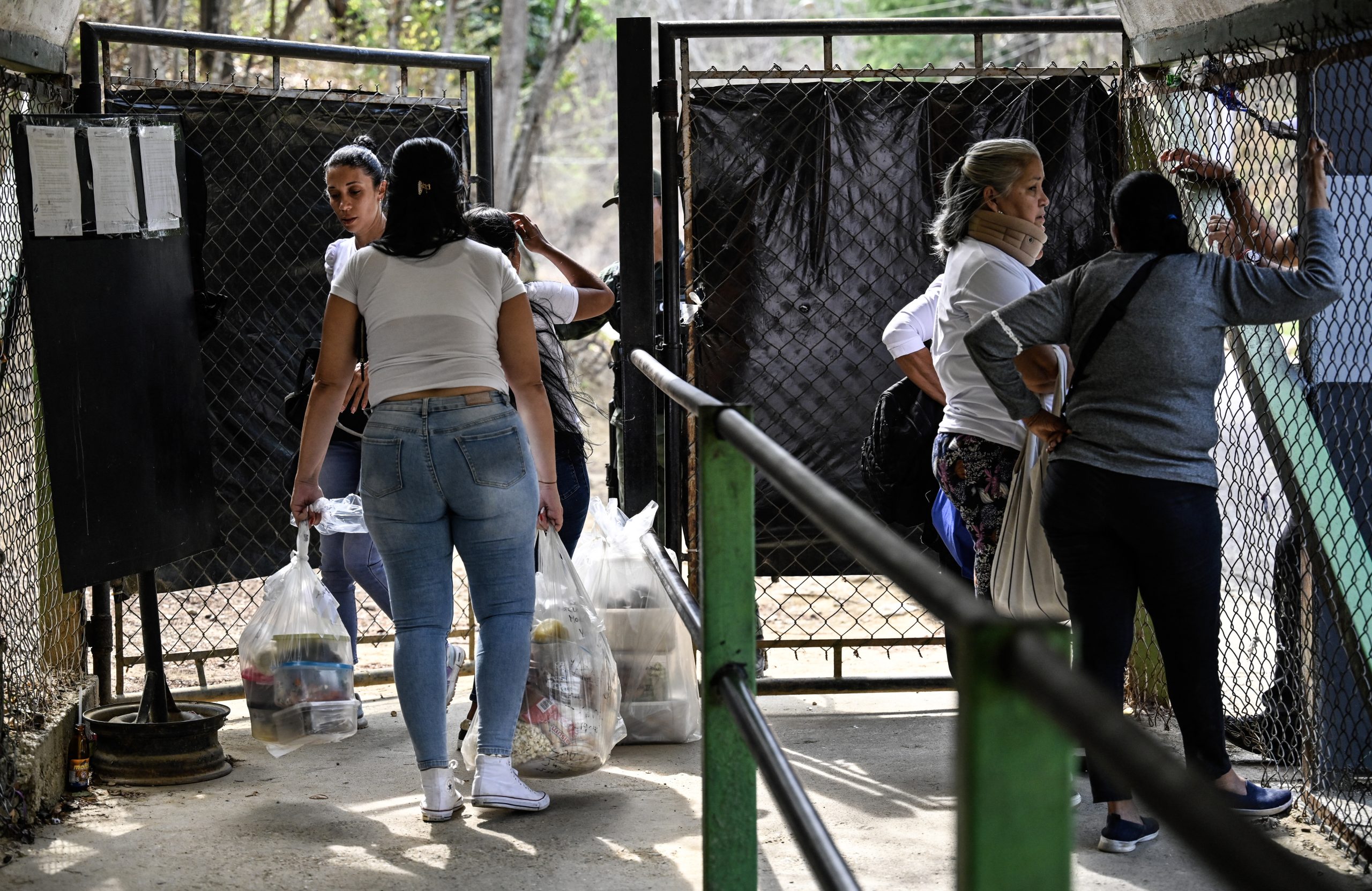 Βενεζουέλα: Τουλάχιστον πέντε νεκροί σε εξέγερση σε φυλακή υψίστης ασφαλείας στη Γιάρε