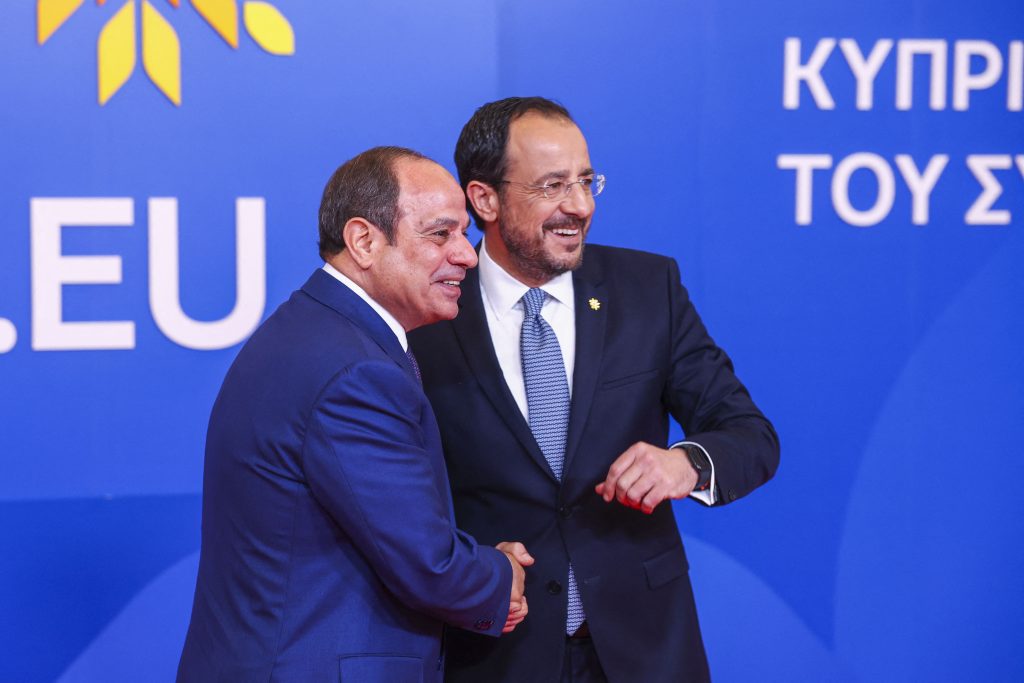 Σε εξέλιξη οι εργασίες της άτυπης Συνόδου Κορυφής της ΕΕ στην Κύπρο – Ιστορική η έλευση Αράβων ηγετών