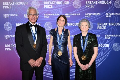 Συνεχίζουν τις κινητοποιήσεις οι κτηνοτρόφοι της Λέσβου: Απέκλεισαν τον Μεσότοπο –  Ζητούν εμβολιασμό και εμποδίζουν την είσοδο σε κτηνιάτρους