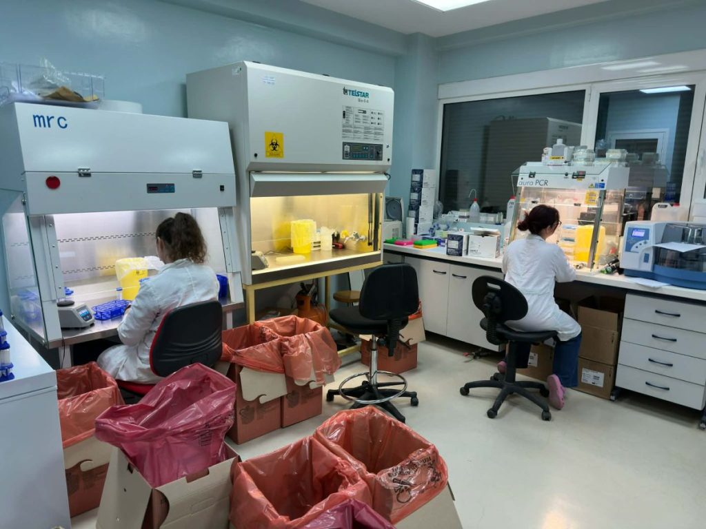 Χιλιάδες εξετάσεις για ευλογιά των αιγοπρόβατων εν όψει του Πάσχα από το Κτηνιατρικό Εργαστήριο Λάρισας