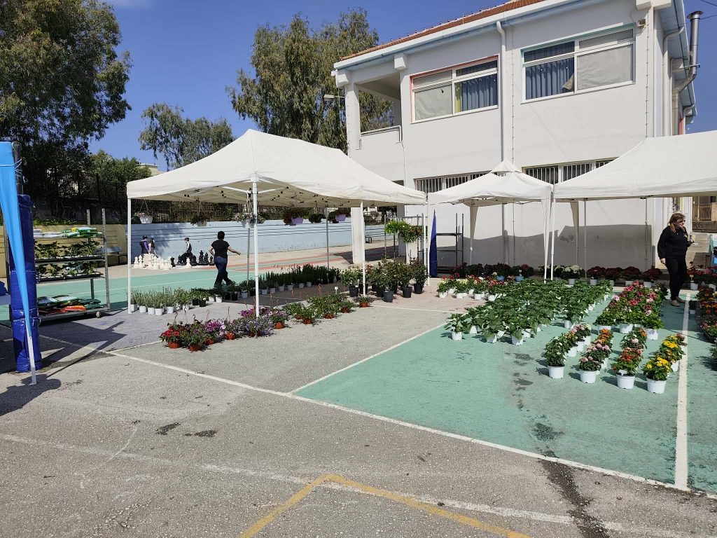 Χανιά: Η 5η Ανθοέκθεση στο 1ο Δημοτικό Σχολείο Κουνουπιδιανών