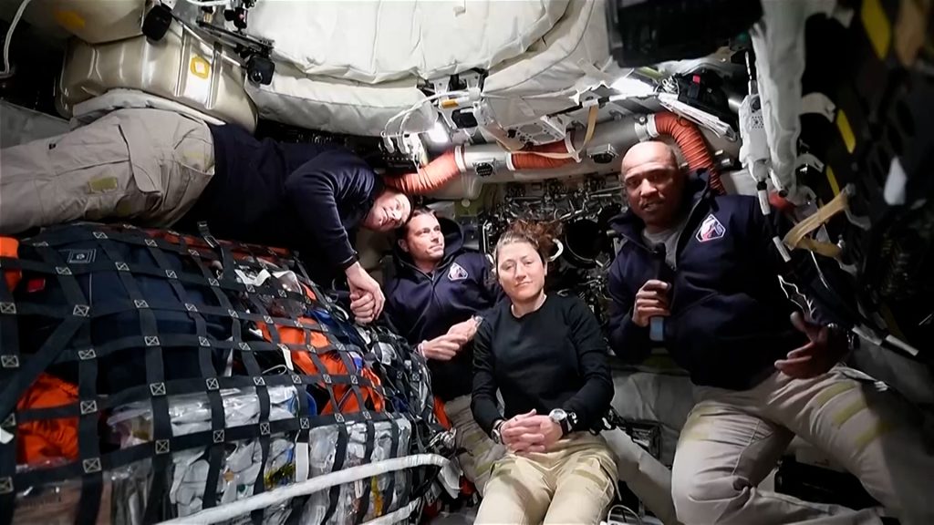 Artemis II: Το πλήρωμα της αποστολής στη Σελήνη θα αντικρίσει κάτι που δεν έχει ξαναδεί ανθρώπινο μάτι – Τα 40 λεπτά που θα χαθεί η επικοινωνία με τη Γη