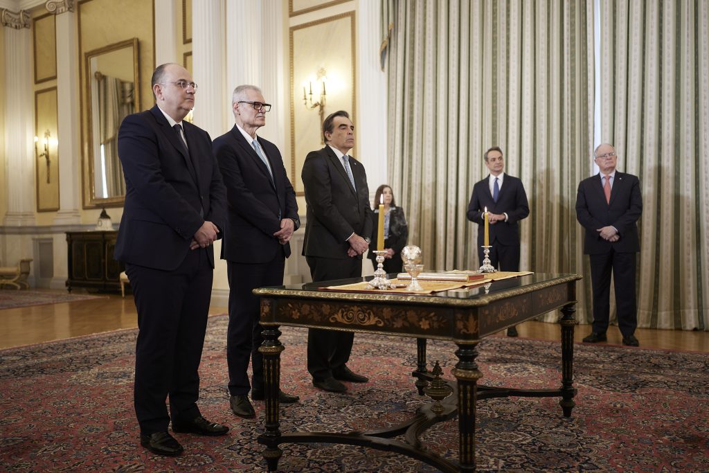Ορκίστηκαν τα νέα μέλη της κυβέρνησης Σχοινάς, Τουρνάς και Λαζαρίδης