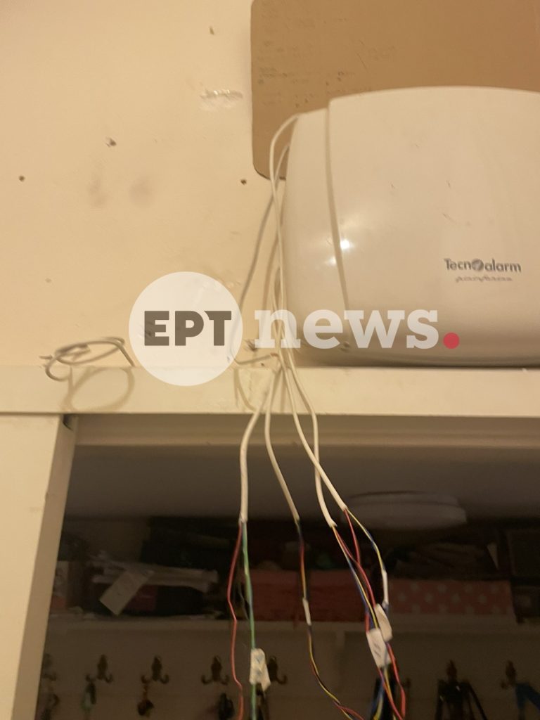 Επεισοδιακή καταδίωξη διαρρηκτών με πυροβολισμούς στη Βάρη – Βίντεο ντοκουμέντο από τη στιγμή που φεύγουν με τα κλοπιμαία