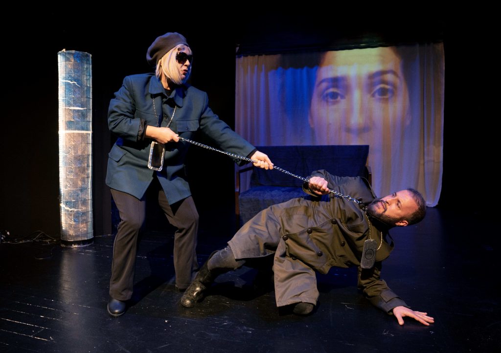 Το πολιτικό θρίλερ «Το 3%» της βραβευμένης Βίλης Σωτηροπούλου στο Μικρό Θέατρο Μονής Λαζαριστών