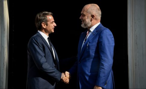 Σχέδιο 10,5 εκατ. ευρώ για «ανάσα» στην ακτή Καρλοβάσου