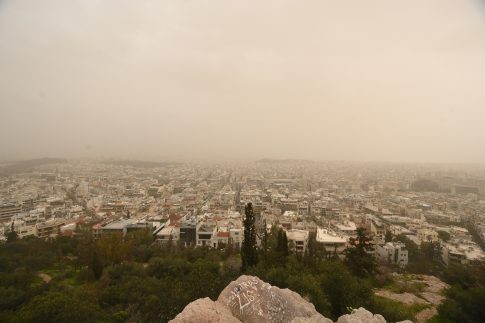 Είκοσι πορτρέτα προσωπικοτήτων ζωγραφισμένα στο 12<sup>ο</sup> γυμνάσιο Λαρίσης
