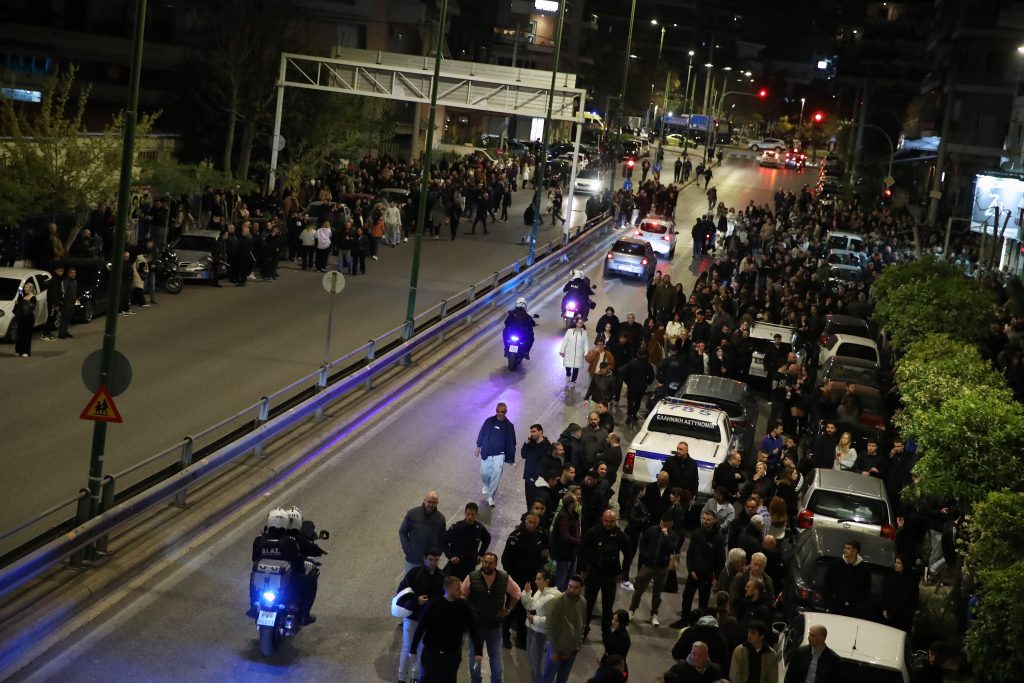 Ανάσταση στον Νέο Κόσμο χωρίς μολότοφ – Ισχυρή αστυνομική παρουσία και τέσσερις συλλήψεις