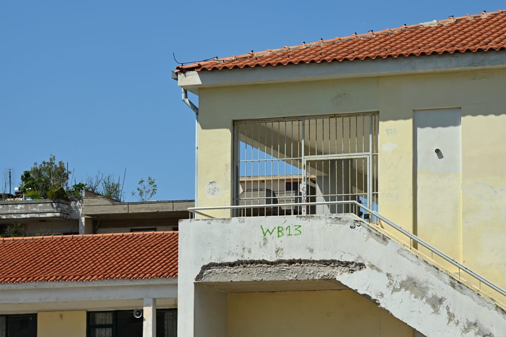 Πτώση 13χρονης από μπαλκόνι σχολείου – Γ.Γ Υπ. Παιδείας στο ΕΡΤnews: Συντηρημένο το κτήριο, δεν είδα σπασμένο κάγκελο