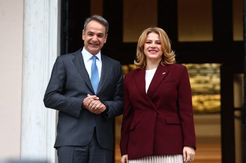 Κοβέσι στους Δελφούς: Συμφωνώ με τον πρωθυπουργό ότι πρέπει να ολοκληρωθεί η έρευνα για τα πολιτικά πρόσωπα – Διαφθορά υπάρχει σε όλες τις χώρες