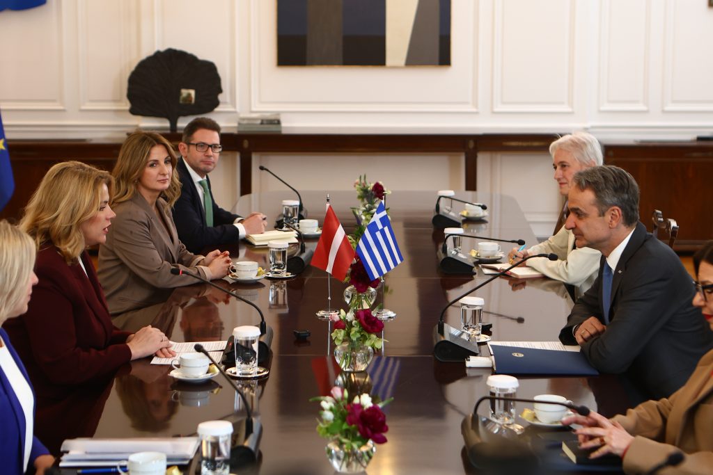 Μητσοτάκης στη Λετονή πρωθυπουργό: Να ενισχύσουμε τους δεσμούς των χωρών μας