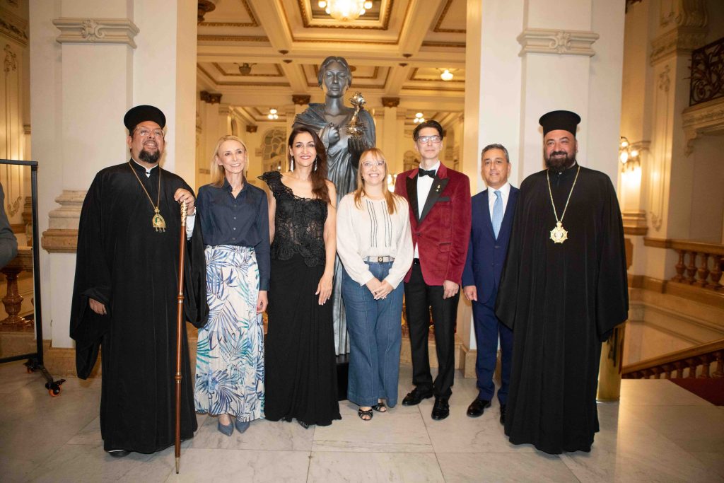 Στην όπερα του Σάο Πάολο το γλυπτό του Νίκου Φλώρου με τη μορφή της Μαρίας Κάλλας