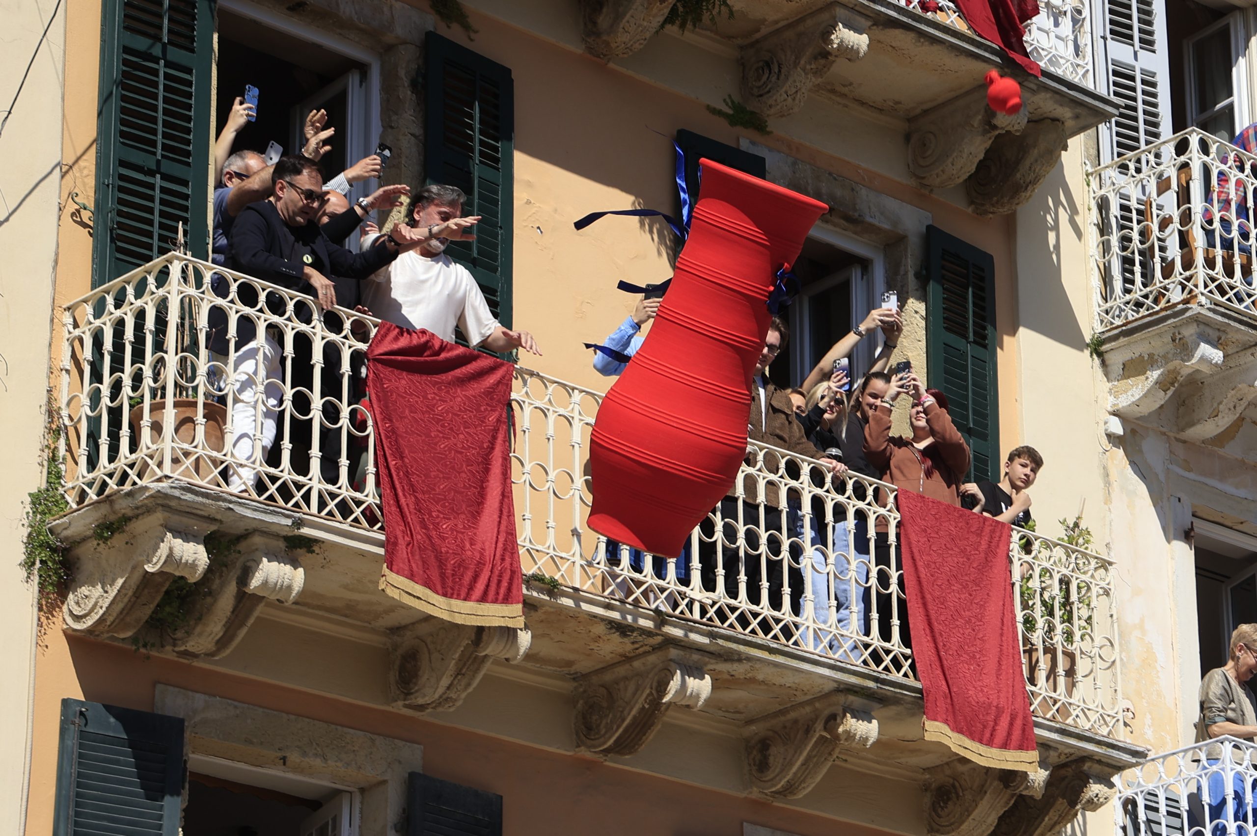 Το Πάσχα στην ελληνική λαϊκή παράδοση – Έθιμα, συμβολισμοί και αναγέννηση της ζωής
