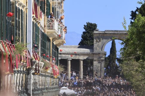 Εξάρθρωση κυκλώματος διακίνησης μεταναστών στη Σάμο με πέντε συλλήψεις
