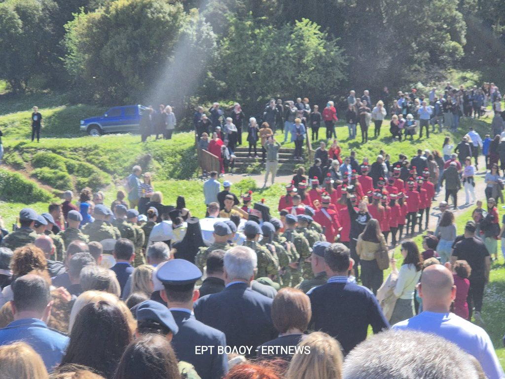 Παναγία Ξενιά: Συγκίνηση και κατάνυξη στην Ακολουθία της Αποκαθήλωσης στον λόφο «Γολγοθά»