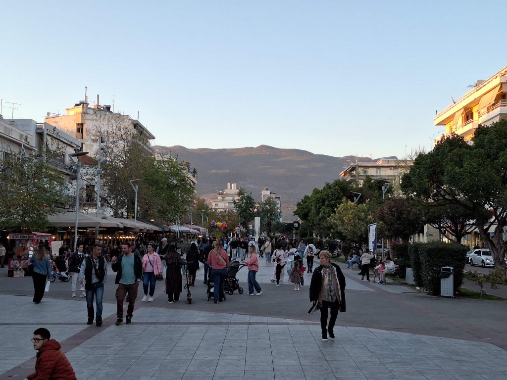 Συρρέουν επισκέπτες στην Καλαμάτα για το Πάσχα