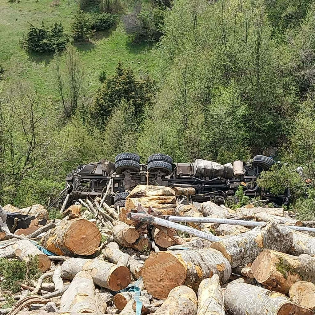 Ανατροπή φορτηγού στην Ακρινή Κοζάνης:  Τραγική κατάληξη για τον αγρότη που τραυματίστηκε από αυτοσχέδια «πιστόλα»