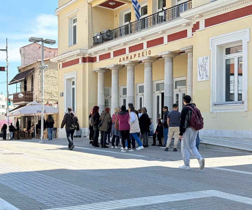 Κοζάνη: Κλείνει το Λιάπειο Κολυμβητήριο – Κινητοποίηση έξω από το Δημαρχείο