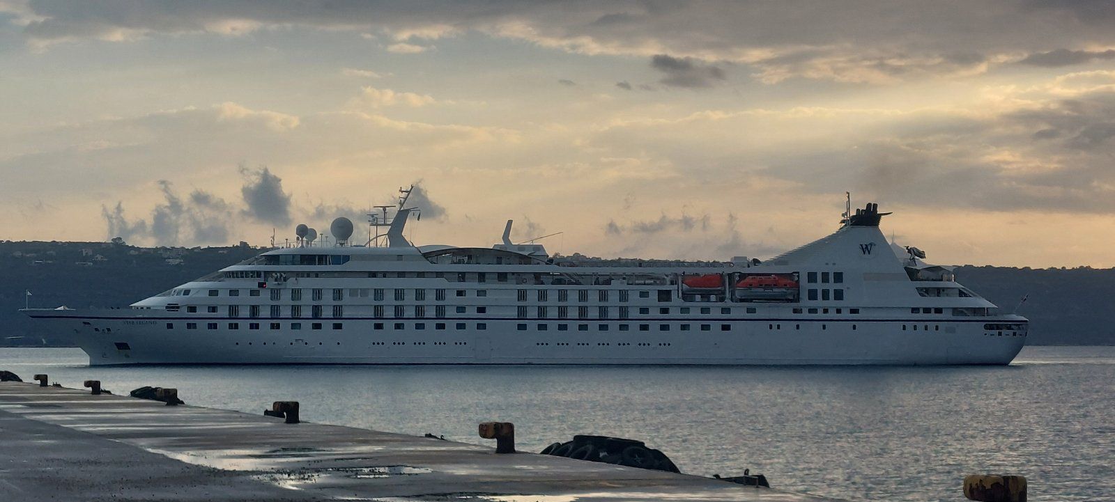 Χανιά: Διπλή άφιξη κρουαζιερόπλοιων στο λιμάνι της Σούδας – Περισσότεροι από 5.000 επισκέπτες